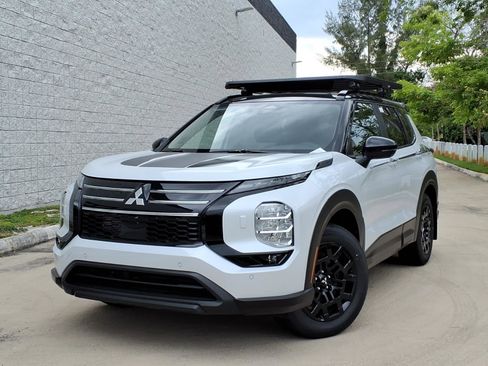 New 2026 Mitsubishi Outlander AWD image 1