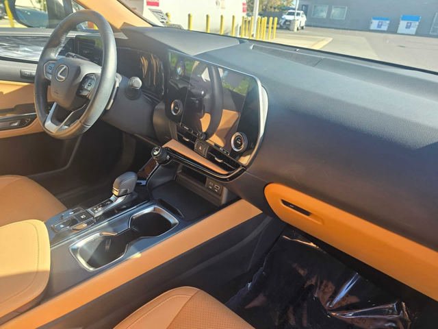Used 2025 Lexus NX 250 FWD w/ Accessory Package (2T) image 11