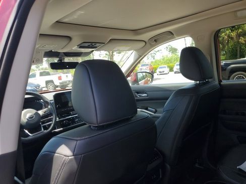 Certified 2023 Nissan Pathfinder SL w/ SL Premium Package image 18