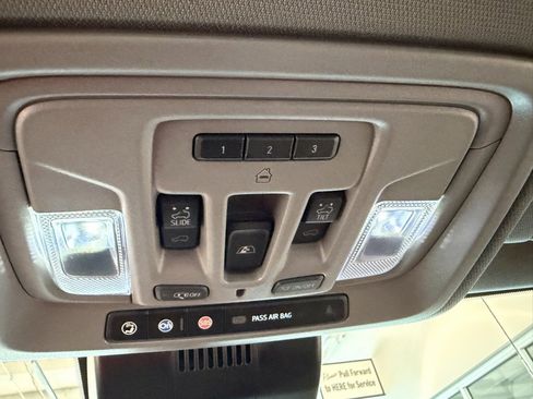 Used 2024 GMC Sierra 1500 Denali image 17