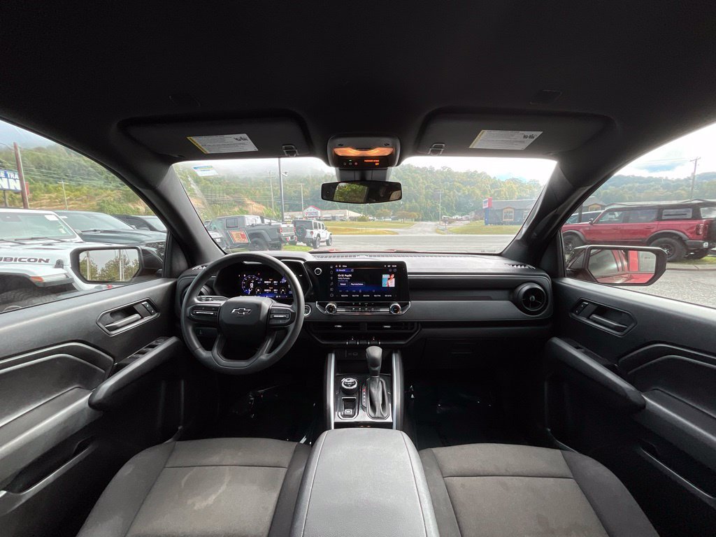 Used 2024 Chevrolet Colorado Trail Boss w/ Technology Package AWD/4WD image 15