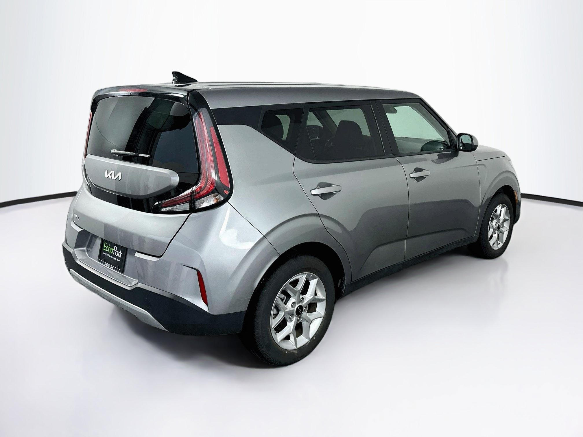 Used 2025 Kia Soul LX w/ LX Technology Package FWD image 9