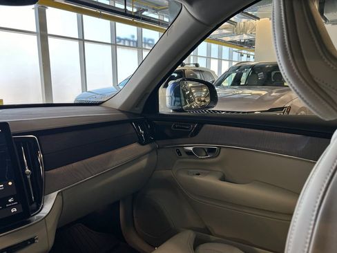 Certified 2025 Volvo XC90 T8 Ultra image 27