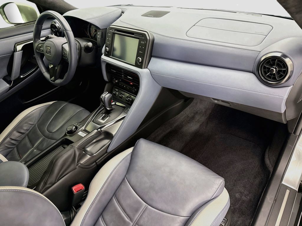 Used 2020 Nissan GT-R Premium AWD/4WD image 16