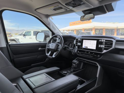 Used 2022 Toyota Tundra SR5 image 9