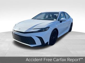 Used 2025 Toyota Camry SE video 3