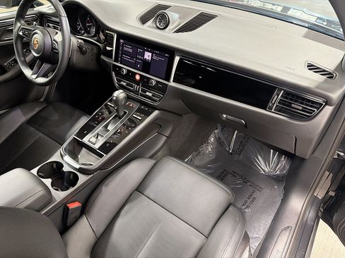 Used 2025 Porsche Macan image 15