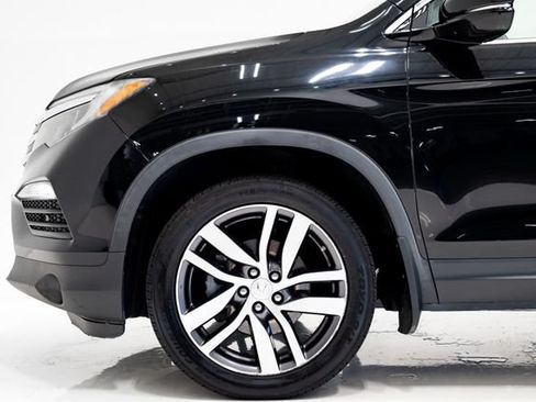 Used 2018 Honda Pilot Elite image 34