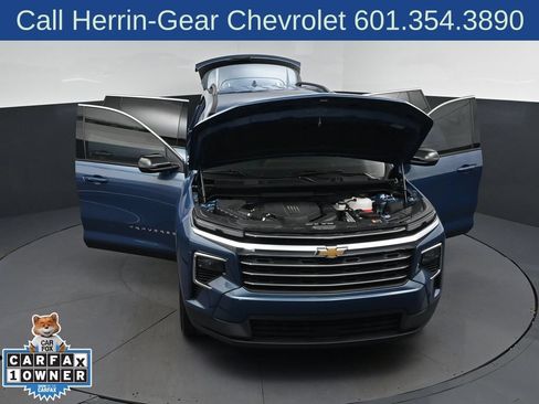 Used 2025 Chevrolet Traverse LT FWD image 52