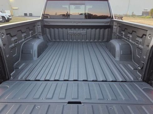 New 2026 GMC Sierra 1500 AT4 w/ AT4 Premium Package AWD/4WD image 13
