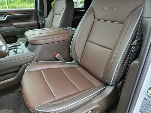 New 2026 GMC Sierra 2500 Denali w/ Denali Reserve Package AWD/4WD image 22