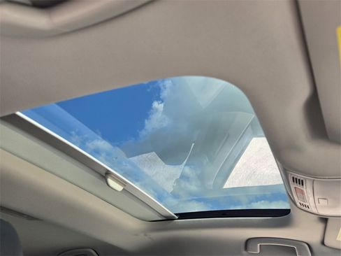 Used 2020 Volkswagen Jetta SE w/ SE Cold Weather Package image 17