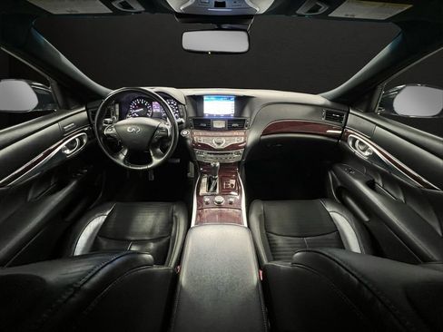 Used 2018 INFINITI Q70 Luxe w/ Sport Package AWD/4WD image 18