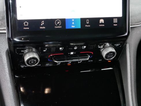 Used 2022 Jeep Grand Cherokee L Overland image 23