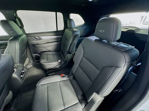 Used 2025 Buick Enclave Sport Touring w/ LPO, Floor Liner Package image 25