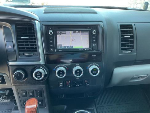 Used 2018 Toyota Sequoia Platinum image 22