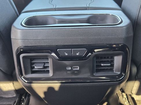 Used 2024 GMC Sierra 1500 AT4 w/ Technology Package image 38