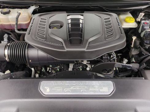 Used 2024 Jeep Wagoneer L Series II RWD image 15
