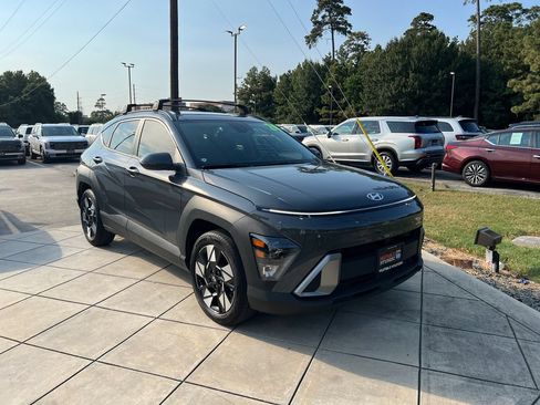 Used 2024 Hyundai Kona SEL FWD image 3