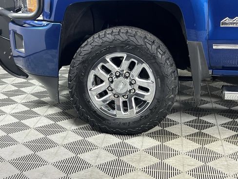Used 2019 Chevrolet Silverado 3500 High Country w/ Duramax Plus Package image 10