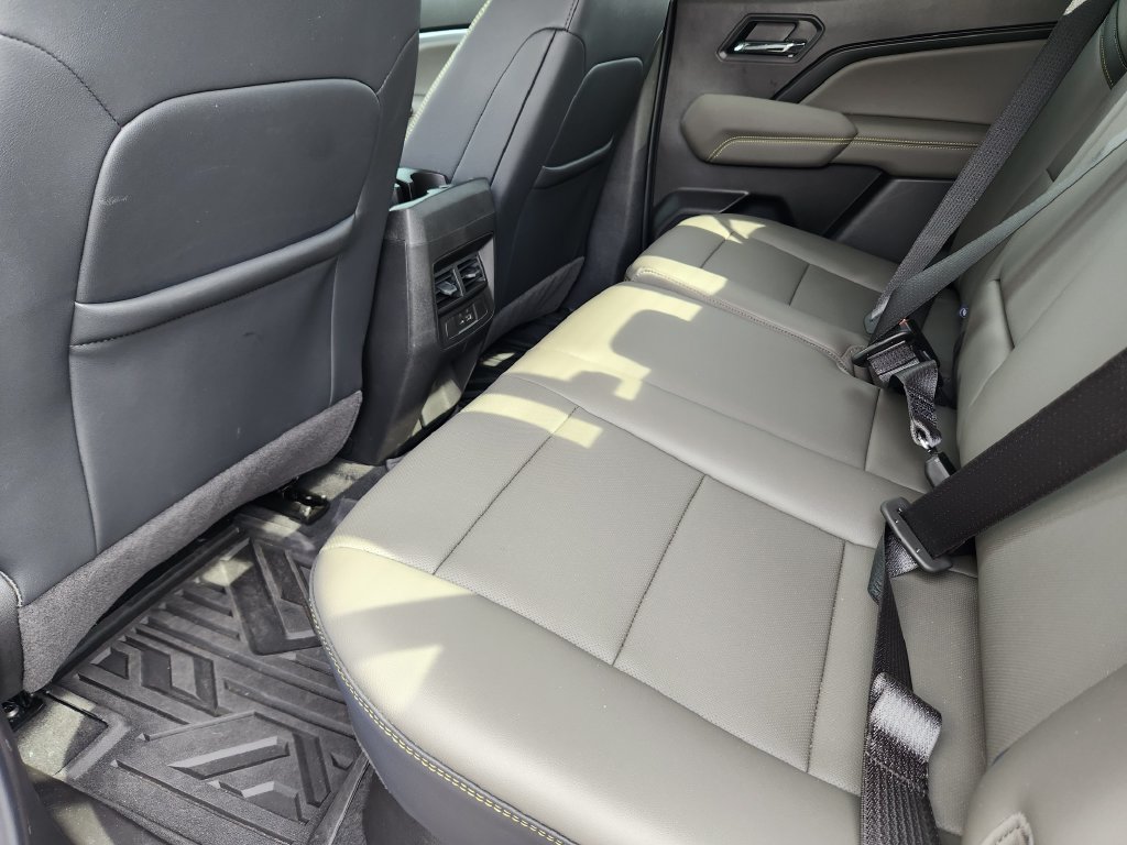New 2026 Chevrolet Colorado ZR2 w/ Technology Package AWD/4WD image 10