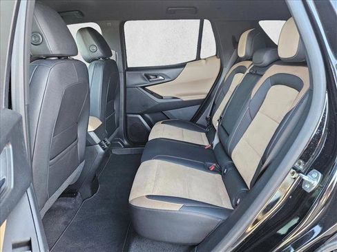 Used 2025 Chevrolet Equinox ACTIV w/ Safety and Technology Package image 19