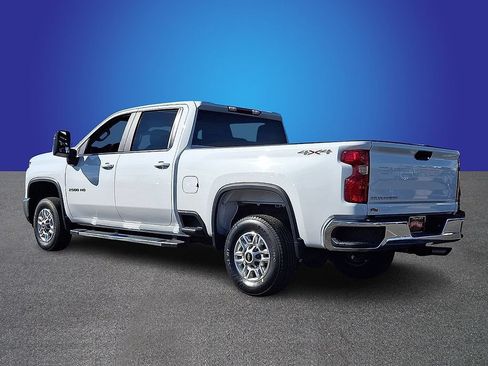 Used 2025 Chevrolet Silverado 2500 LT w/ Convenience Package AWD/4WD image 6