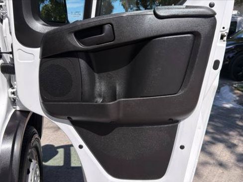 Used 2025 RAM ProMaster 2500 w/ Convenience Group FWD image 17