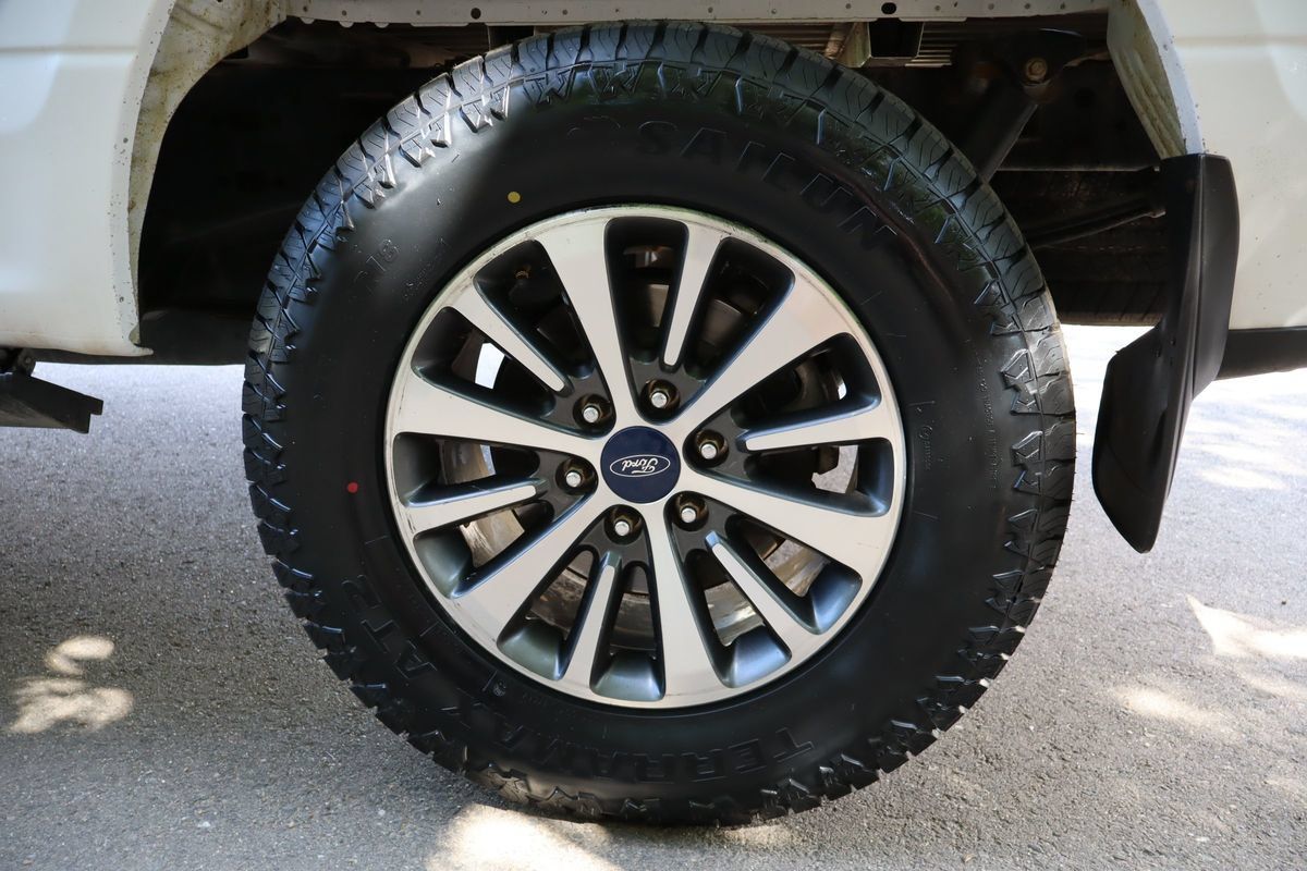 Used 2019 Ford F150 XLT w/ Equipment Group 302A Luxury AWD/4WD image 41