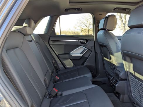 Used 2025 Audi Q3 2.0T Premium image 25