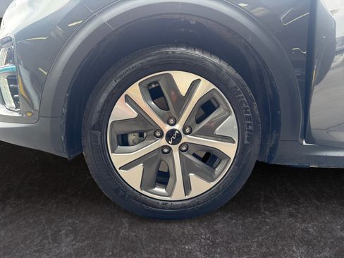 Used 2022 Kia Niro EX FWD image 14