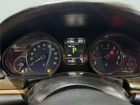 Used 2011 Maserati GranTurismo S RWD image 25