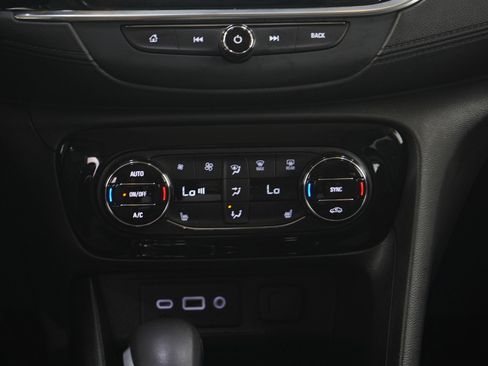 Used 2021 Buick Encore GX Select AWD/4WD image 19