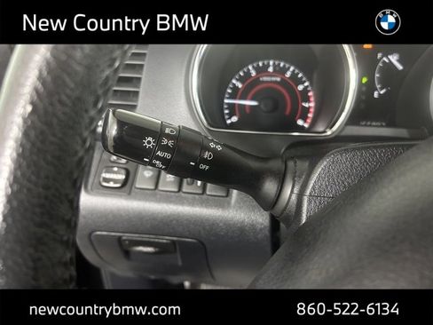 Used 2013 Toyota Highlander SE image 15