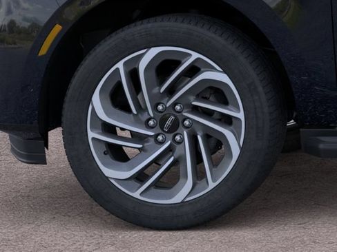 New 2026 Lincoln Navigator Premiere AWD/4WD image 19