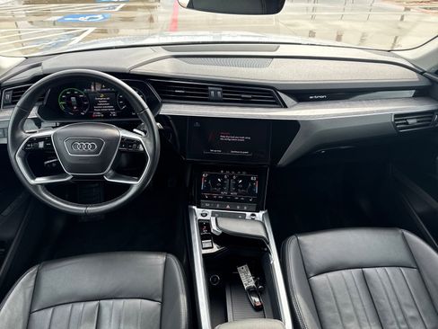 Used 2024 Audi Q8 e-tron Premium image 12