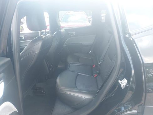 Used 2025 Jeep Compass Latitude AWD/4WD image 28