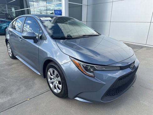 Used 2020 Toyota Corolla LE image 1