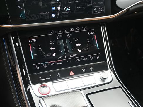 Used 2022 Audi S8 AWD/4WD image 17