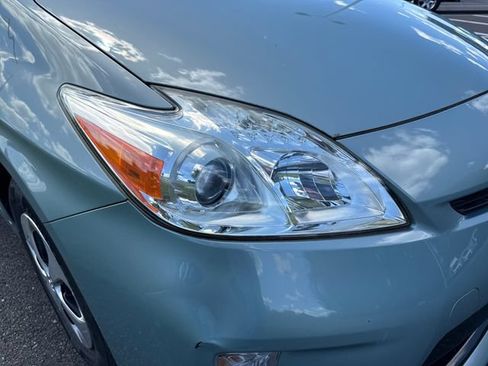Used 2015 Toyota Prius Three FWD image 12