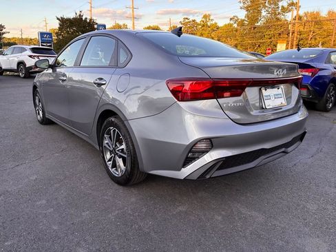 Used 2023 Kia Forte LXS w/ LXS Technology Package FWD image 5
