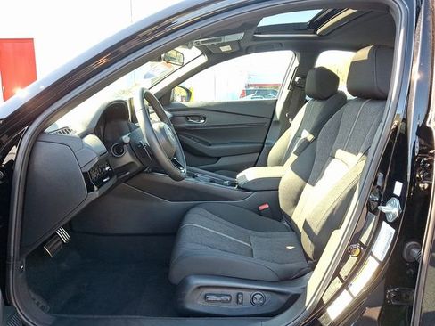 Used 2025 Honda Accord Sport image 16