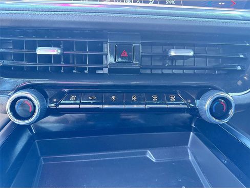 Used 2025 Chevrolet Tahoe LS image 16