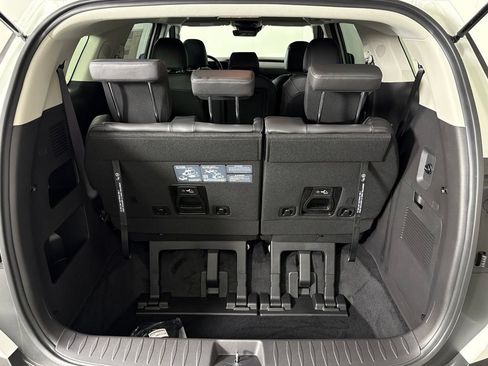 New 2026 Kia Carnival FWD image 38