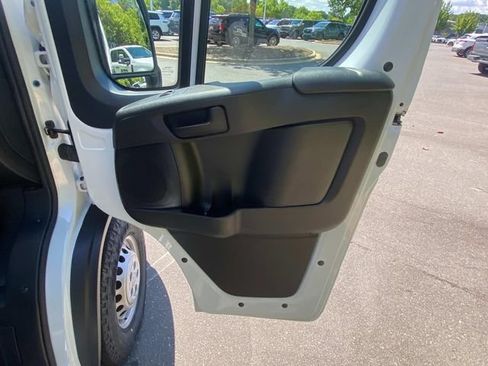 Used 2025 RAM ProMaster 2500 w/ Convenience Group FWD image 30