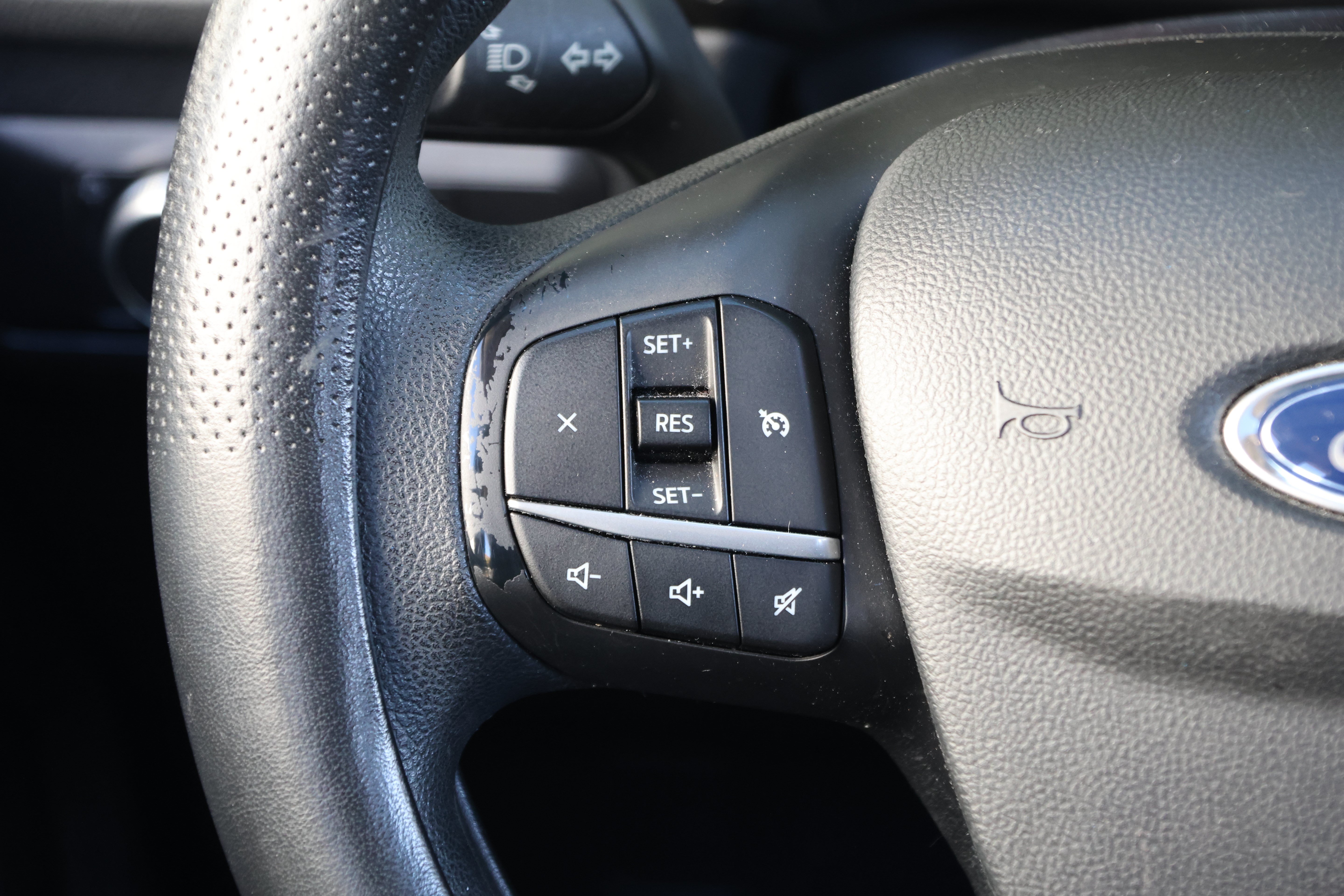 Used 2020 Ford Escape SE FWD image 30