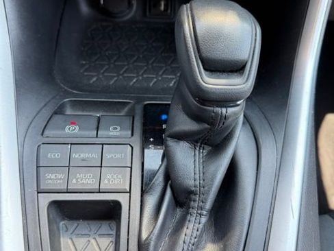 Used 2019 Toyota RAV4 XLE w/ Convenience Package AWD/4WD image 25