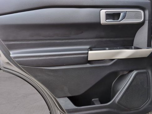 Used 2021 Ford Explorer Limited w/ Equipment Group 301A image 30