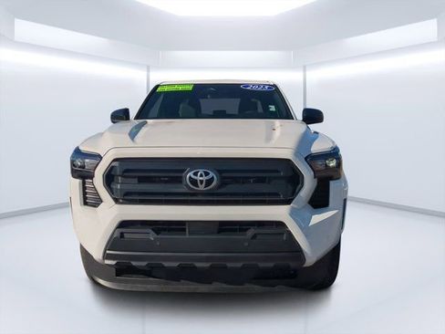 Used 2025 Toyota Tacoma SR image 8