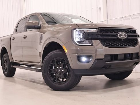 New 2026 Ford Ranger Lariat w/ Black Appearance Package AWD/4WD image 38